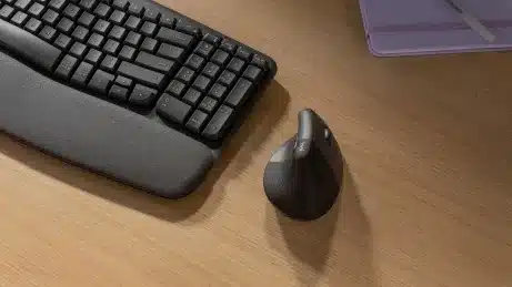 LOGITECH LIFT Right Vertical Ergonomic Mouse - GRAPHITE / BLACK - EMEA