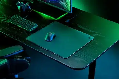 Razer Atlas - Premium Tempered Glass Mat - Black