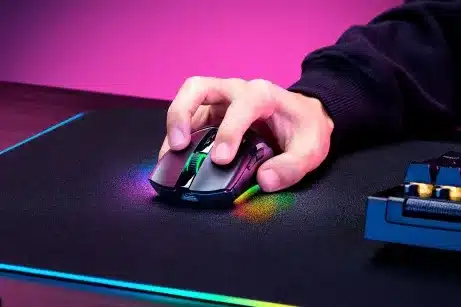 Razer Cobra Pro - Lightweight Wireless Gaming Mouse with Razer Chroma RGB – afbeelding 3